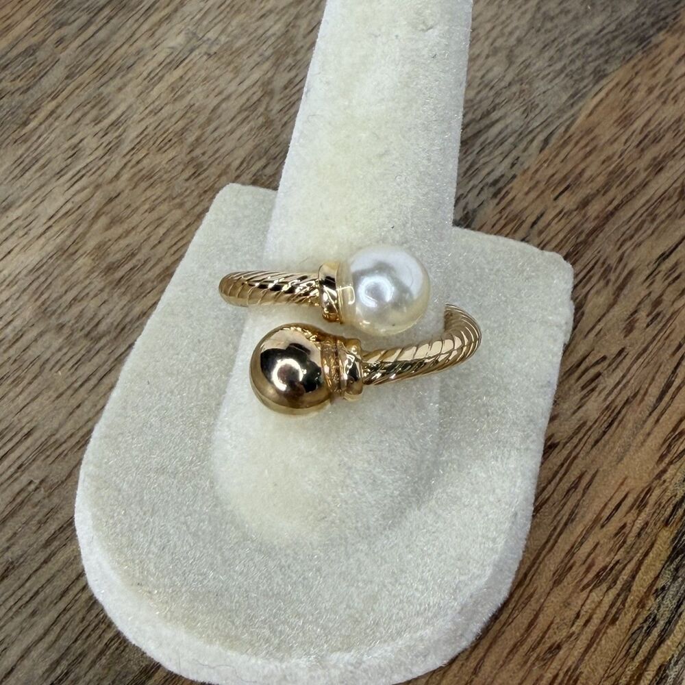 Gold-Tone Cable Bypass Ring with Pearl